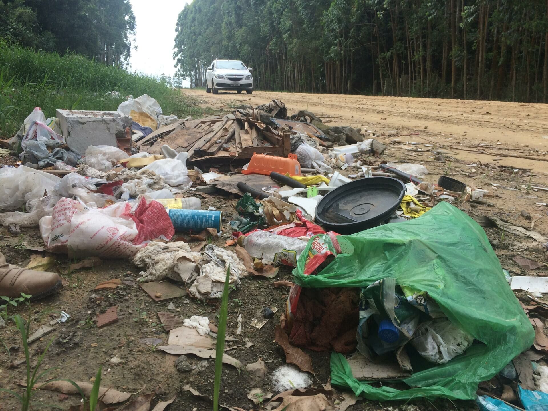 Imagem de compartilhamento para o artigo Proprietário de chácara em Costa Rica denuncia descarte ilegal de lixo em sua propriedade da MS Todo dia